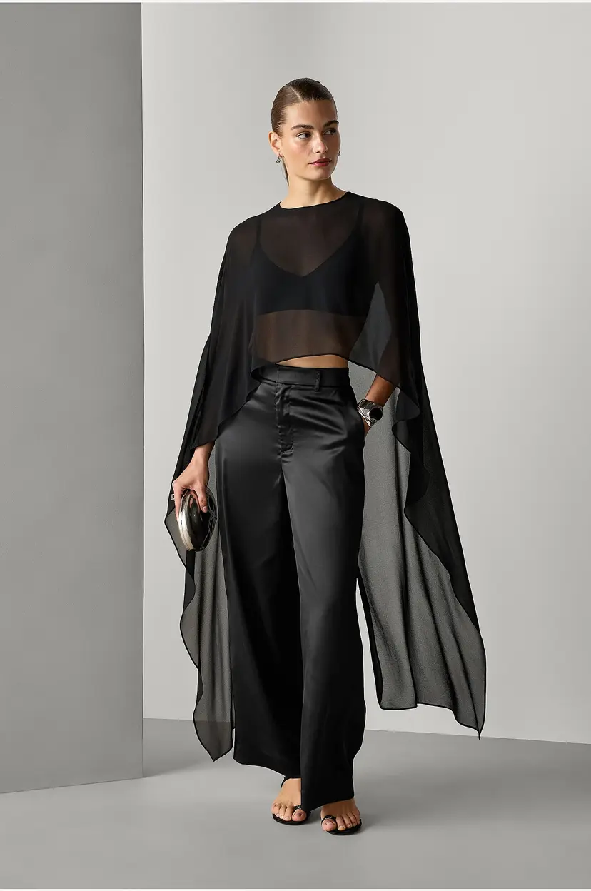 Joelle Cape i chiffon - Svart