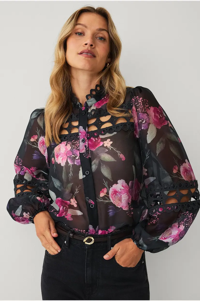 Ellos Collection Bluse med blondebroderi - Svart