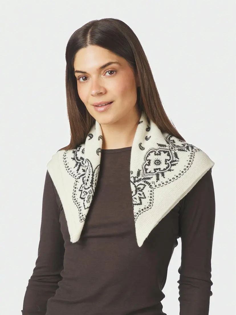 Neo Noir Adelina Paisley Knit Scarf Off White
