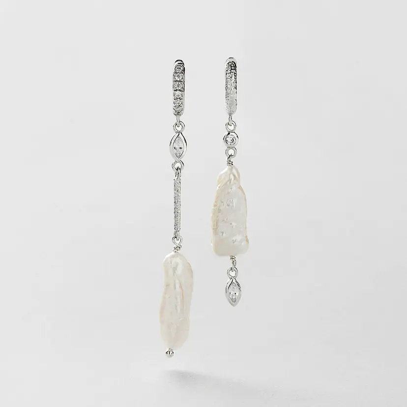 Safira Magic Pearl Hoops