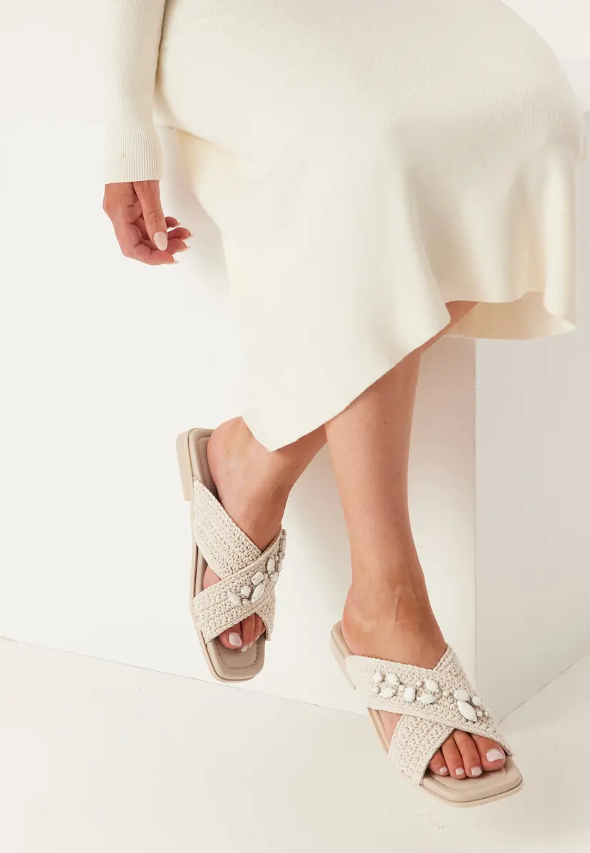 Inuikii Slipper Woven Crossed Stones
