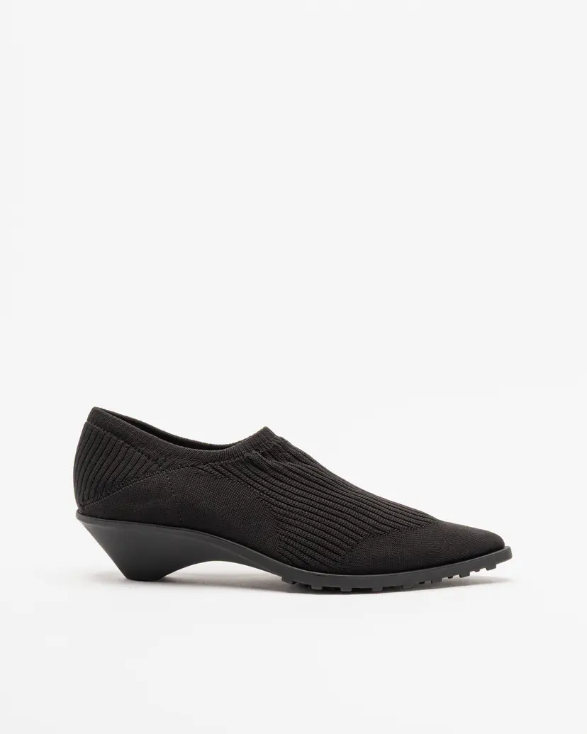 Camper Camper Anna by Issey Miyake Black Slip on shoes