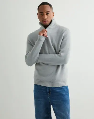 Que Sera Sera Que Sera Sera Ted Half Zip Knit Half zip Grå