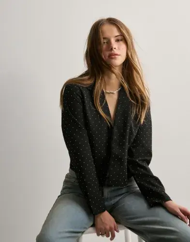 JDY JDY - Svart - Jdyemma L/S Collar Top Wvn