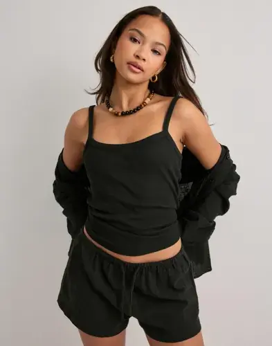 Nelly Nelly - Svart - Easy Breeze Shorts