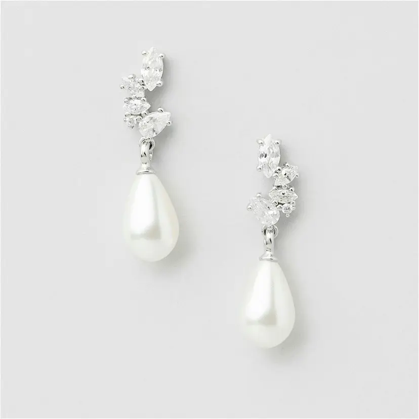 Safira Ariel Bling Pearl Studs