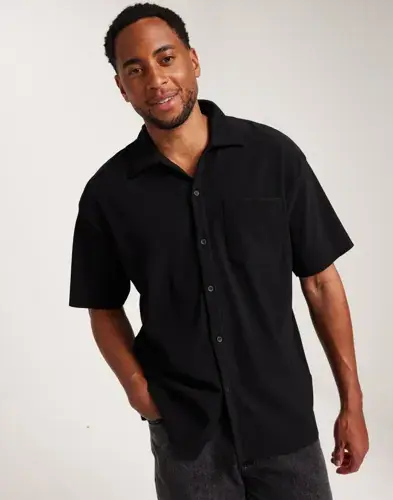 Jack & Jones Jack & Jones Jormykonos Plisse Resort Ss Shirt Kortermede skjorter Svart