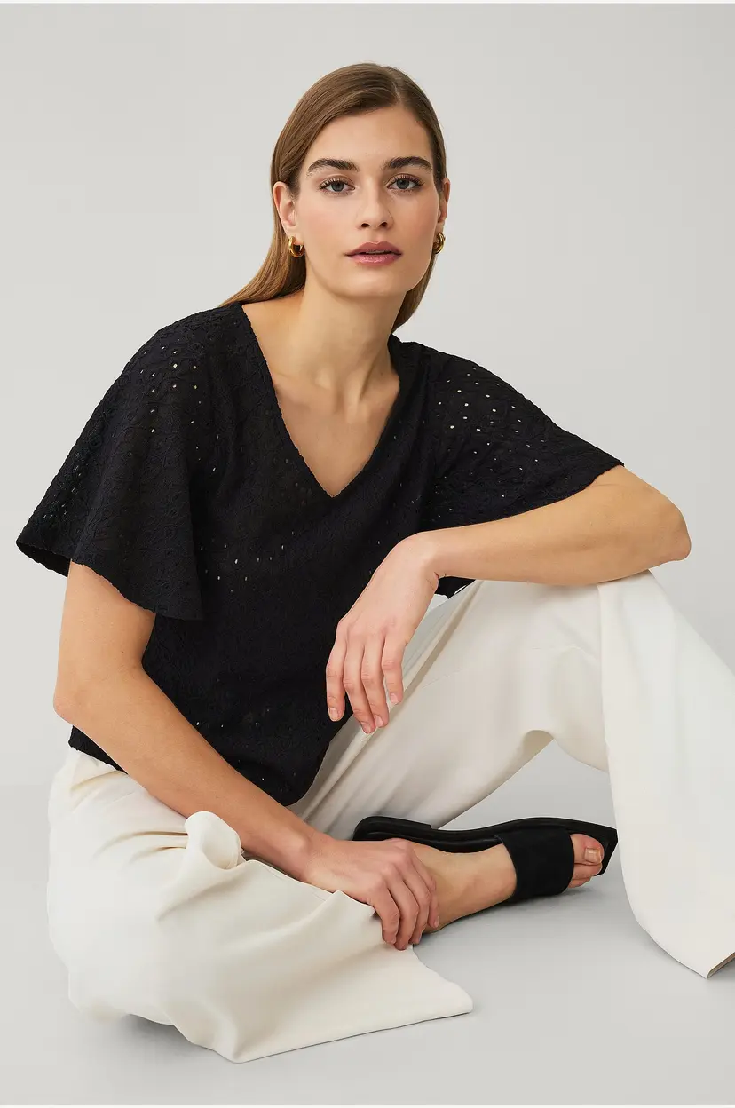 Ellos Collection Jerseybluse med draperte volangermer - Svart