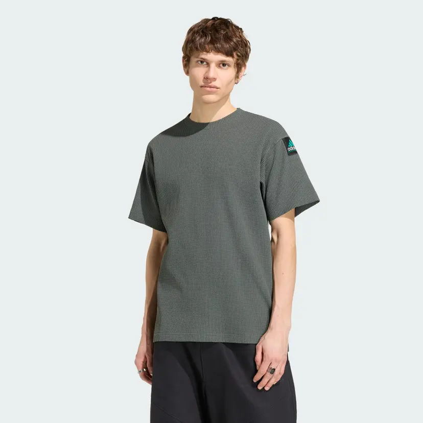 Adidas ADIDAS EQUIPMENT WAFFLE SHORT SLEEVE T-SKJORTE