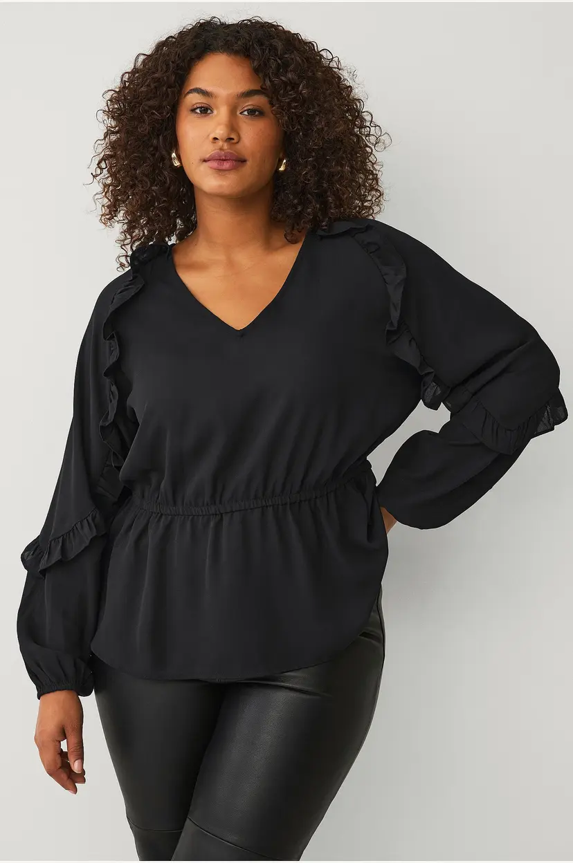 Ellos Plus collection Bluse med volanger - Svart