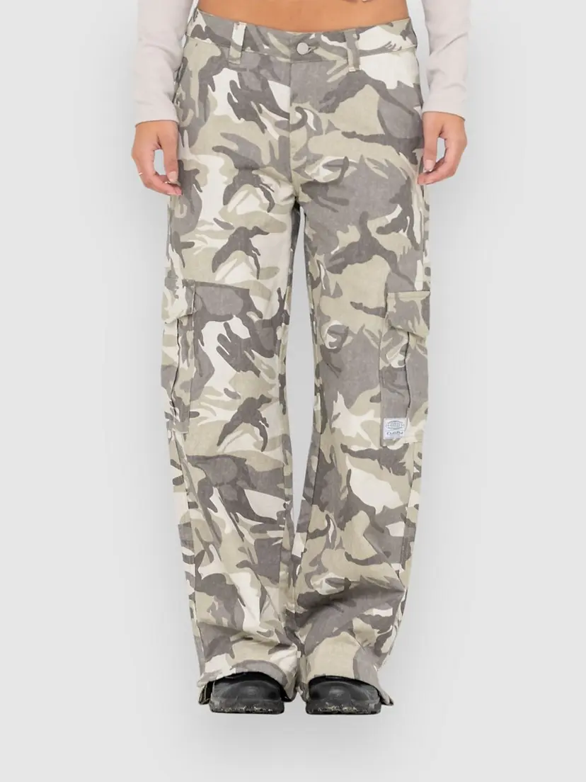 Rusty Rusty Camo-Mile Low Rise Cargo Bukse camo