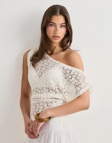 Nelly Nelly - Hvit - Wonderful Lace Shoulder Top