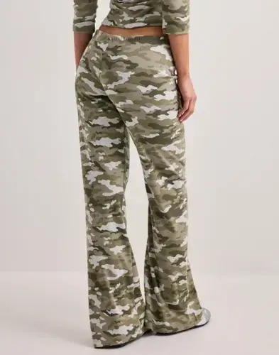 Nelly Nelly - Multi/Mønstrete - Relaxed Camo Pants