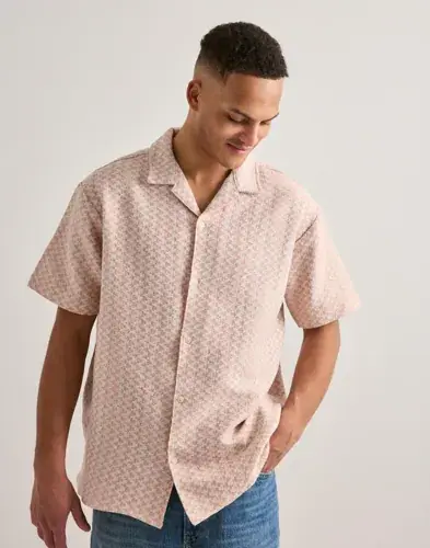 Jack & Jones Jack & Jones Jormontauk Crochet Shirt Ss SA26 Ln Mønstrete skjorter Rosa