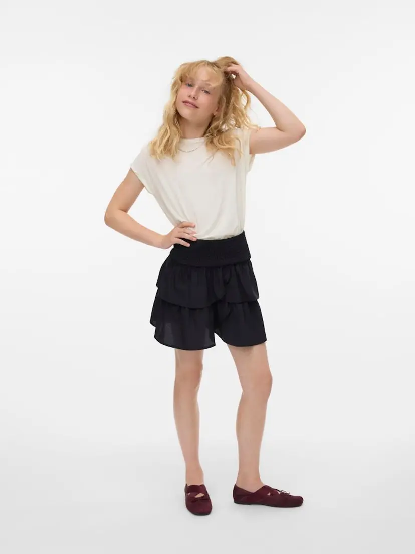 Vero Moda Girl Vero Moda Girl Emma lagdelt smock-skjørt  svart (164 /14 år)