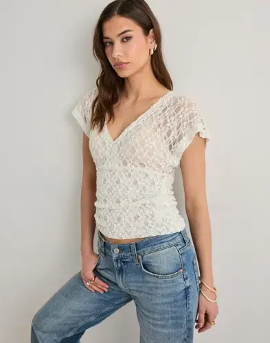 Nelly Nelly - Hvit - Lace Waist Focus Top