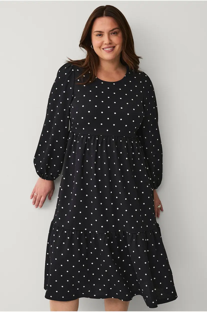 Ellos Plus collection Kjole med volanger - Svart