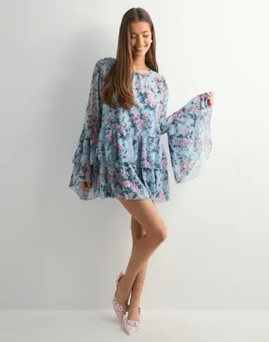 Vero Moda Vero Moda - Blomstrete - Vmstarry Ls Ruffle Mini Dress Exp