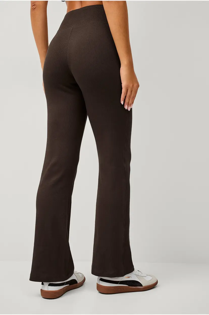 Ellos STUDIO Yogabukse Straight Leg Soft Rib - Brun