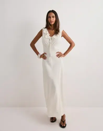 Neo Noir Neo Noir - Hvit - Jasma Linen Dress