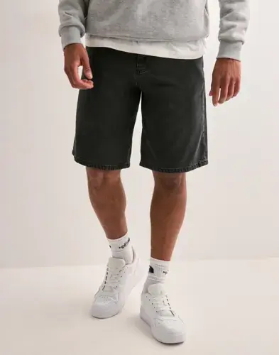 Woodbird Woodbird WBRami Crow Shorts Jeansshorts Svart