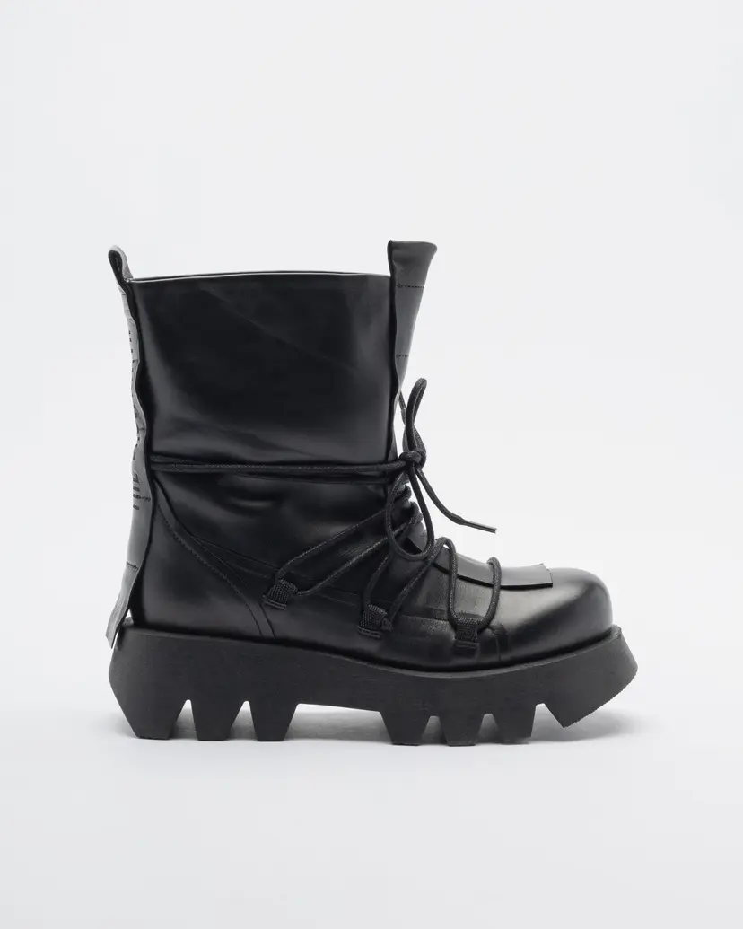 The Lab.yrinth The Lab.yrinth 9972 Black Boots