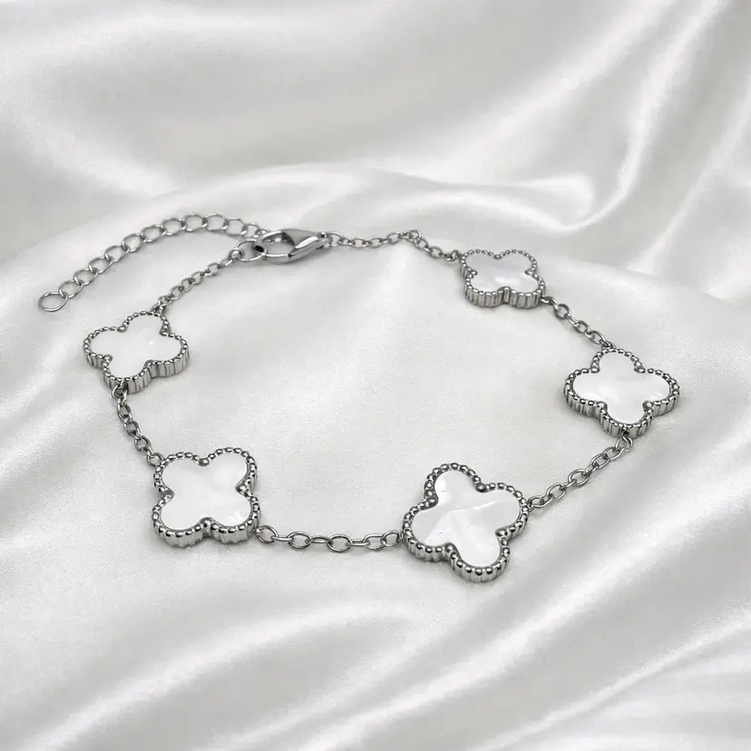 Aiyanna Haily Four Leaf Bracelet