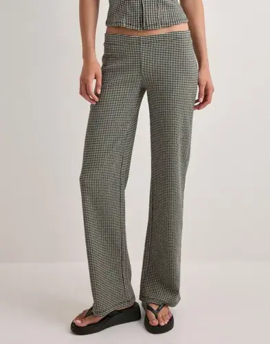 Nelly Nelly - Rutete/Stripete - Checkered Low Waist Pants
