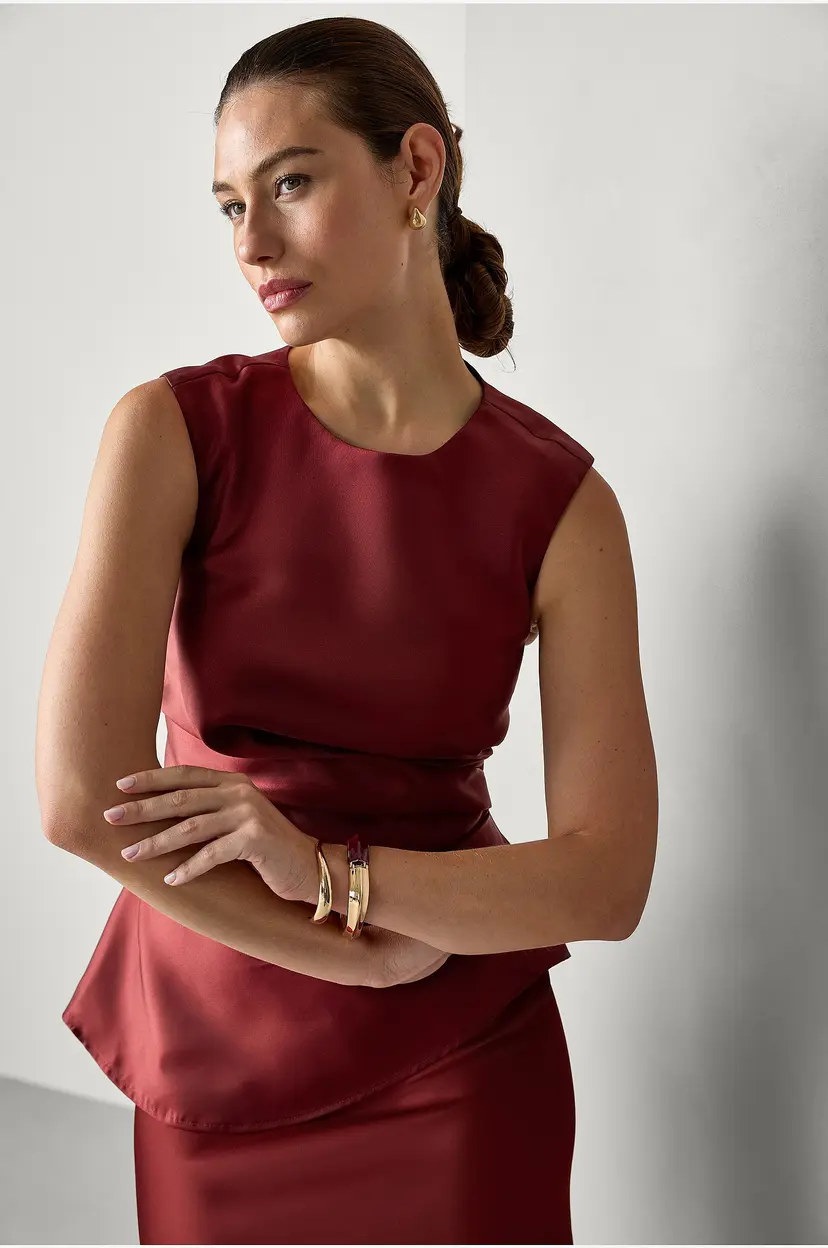 Joelle Bluse i sateng - Rød