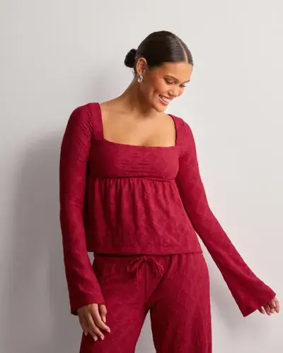 Nelly Nelly - Rød - Cute Broderie LS Top