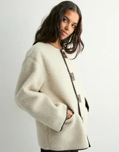 Pieces Pieces - Beige - Pcjulie Reversible Teddy Brushed Ja