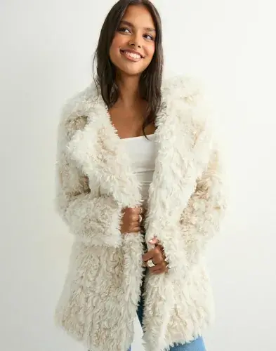 Nelly Nelly - Hvit - Cosy Short Fur Coat