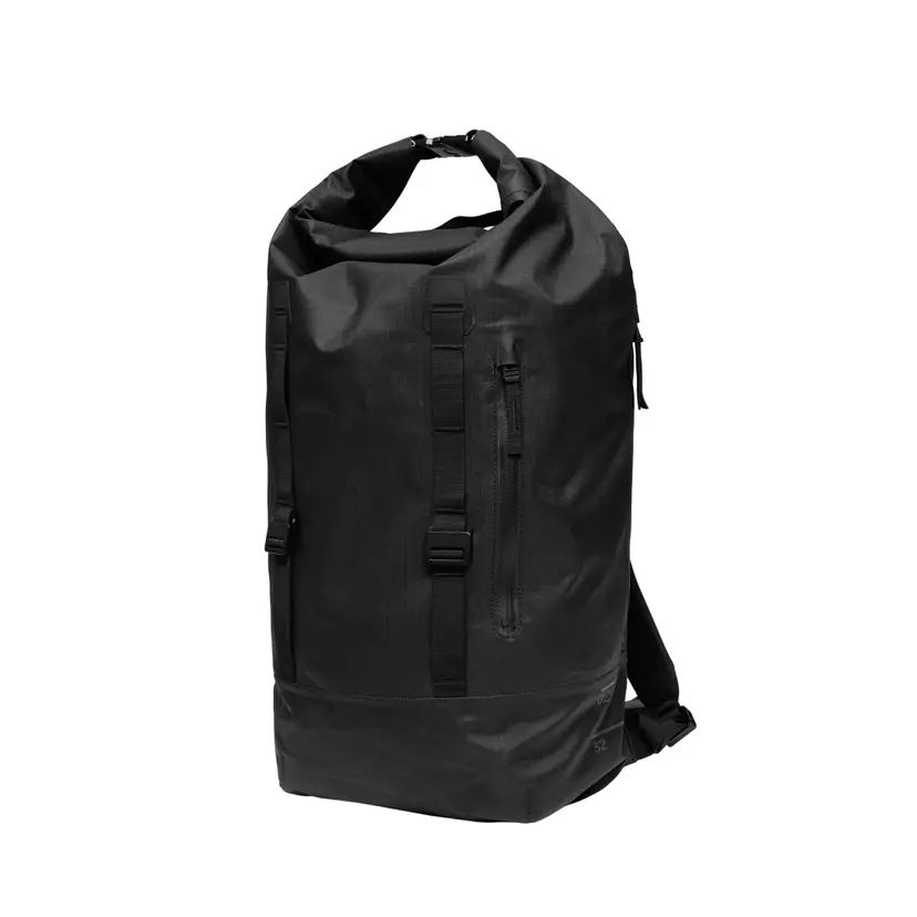 DB Essential Rolltop Backpack 32L Black Out