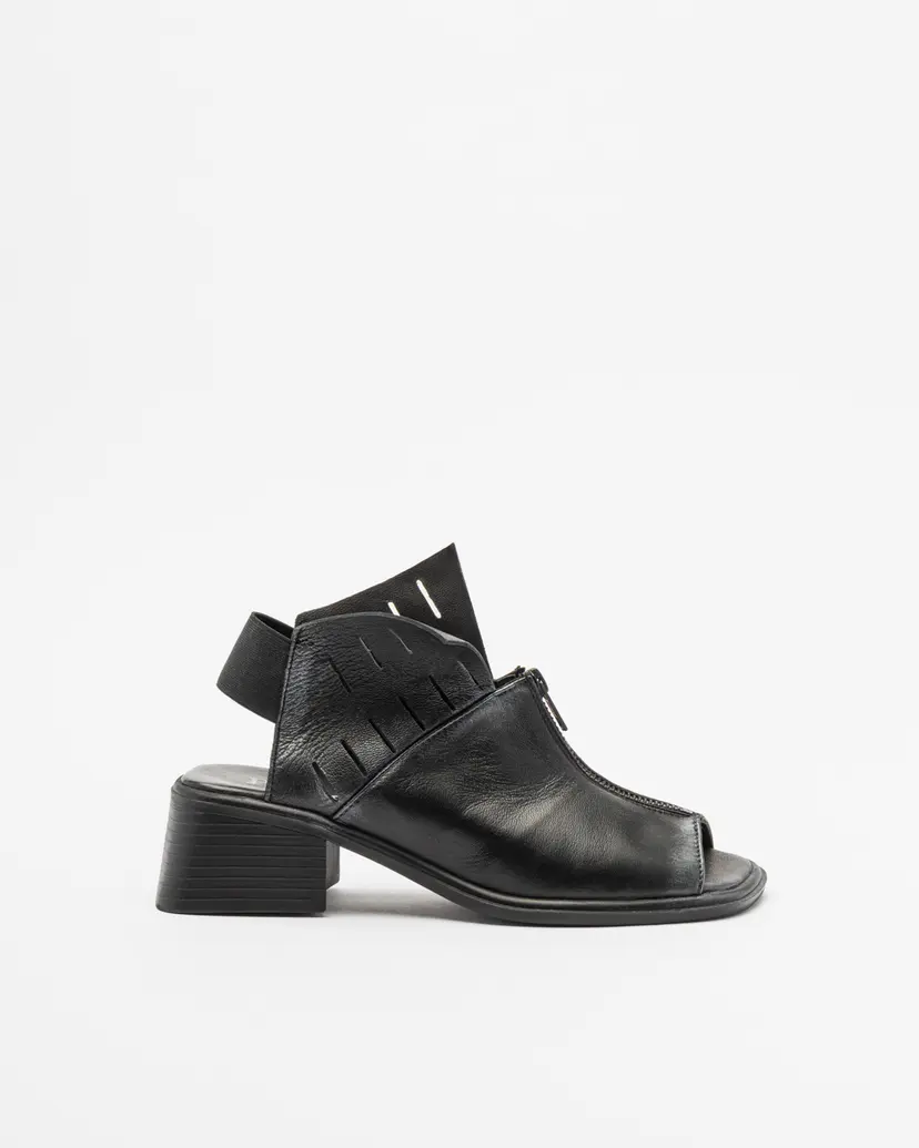Papucei Papucei BESIANA Black Sandals