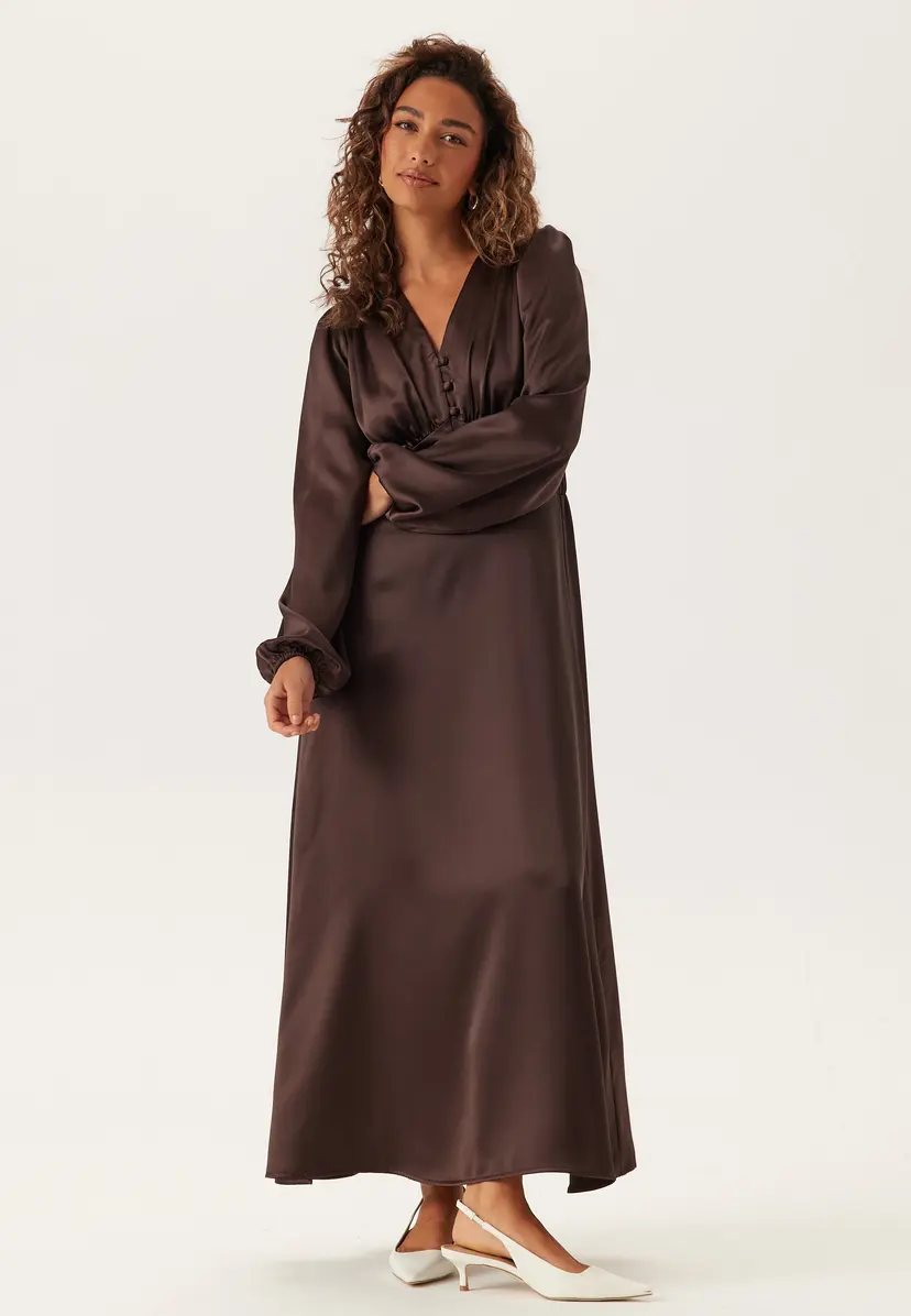 Bubbleroom Satin V-neck Maxi Dress