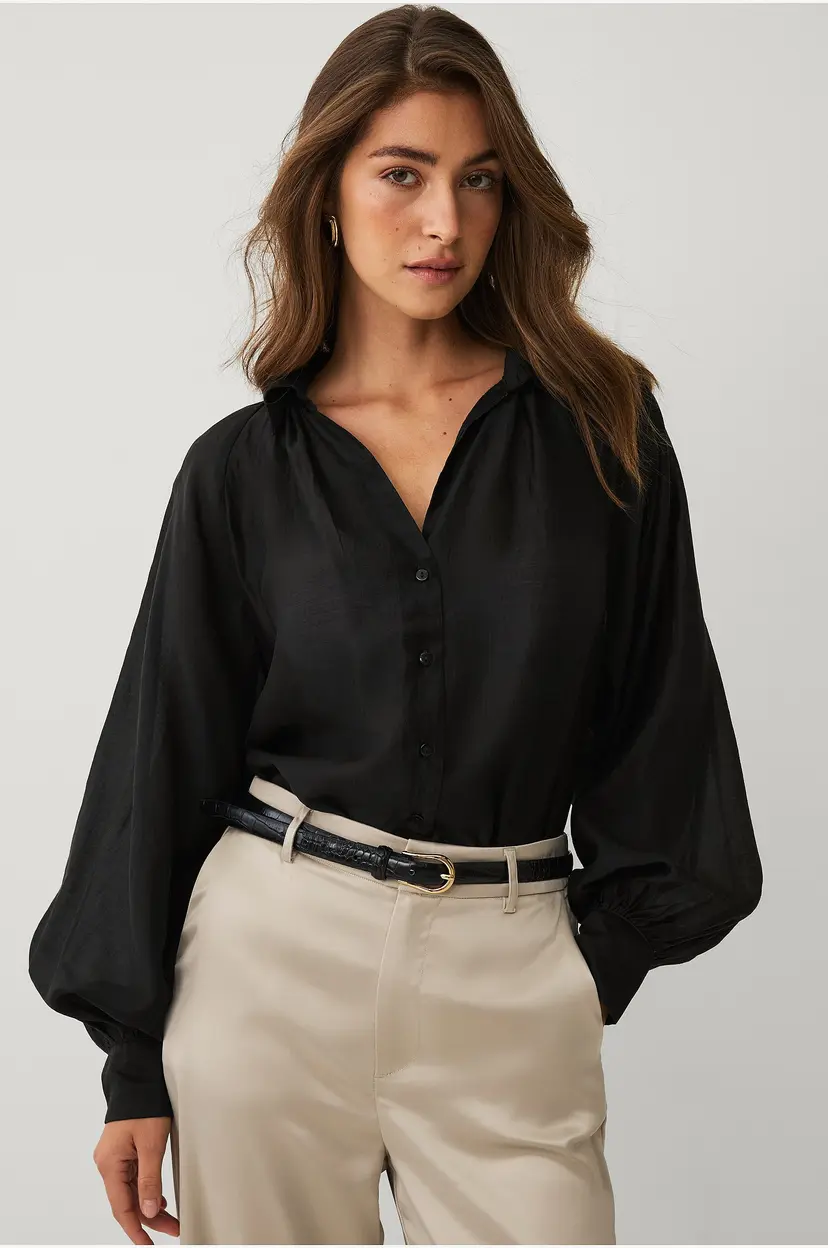Ellos Collection Rent bluse med v-hals - Svart