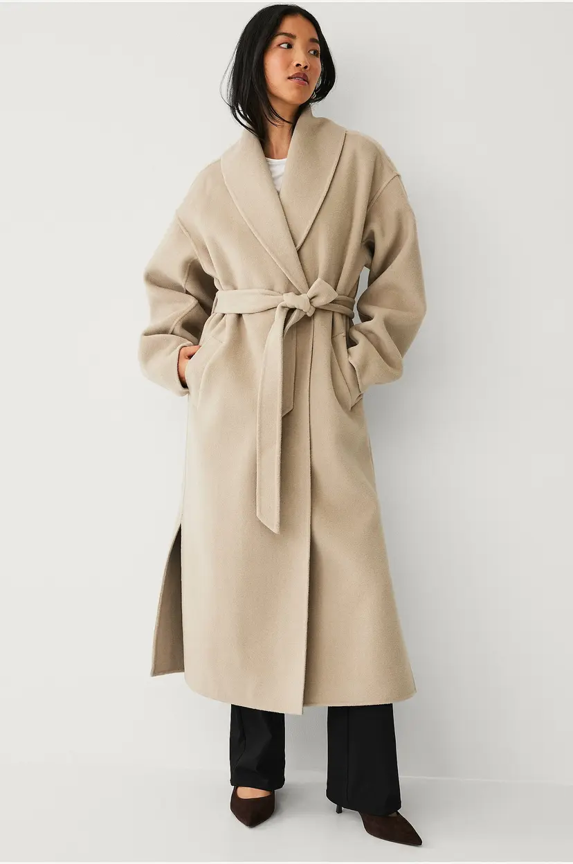 Ellos Collection Håndlaget frakk med belte - Beige