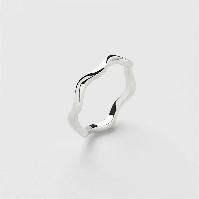 Safira Wavy Ring