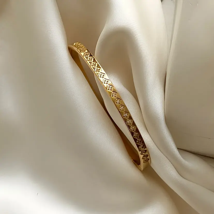 Aiyanna Sammi Bangle Bracelet Gold
