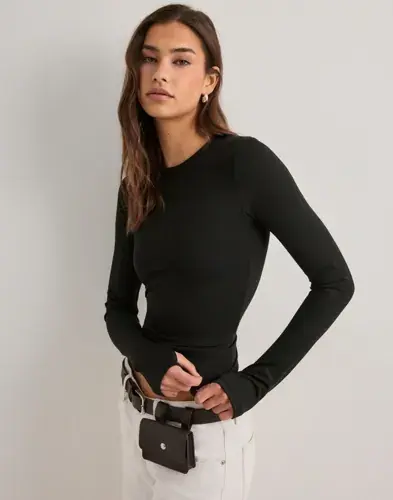 Nelly Nelly - Svart - Sculpting LS Top