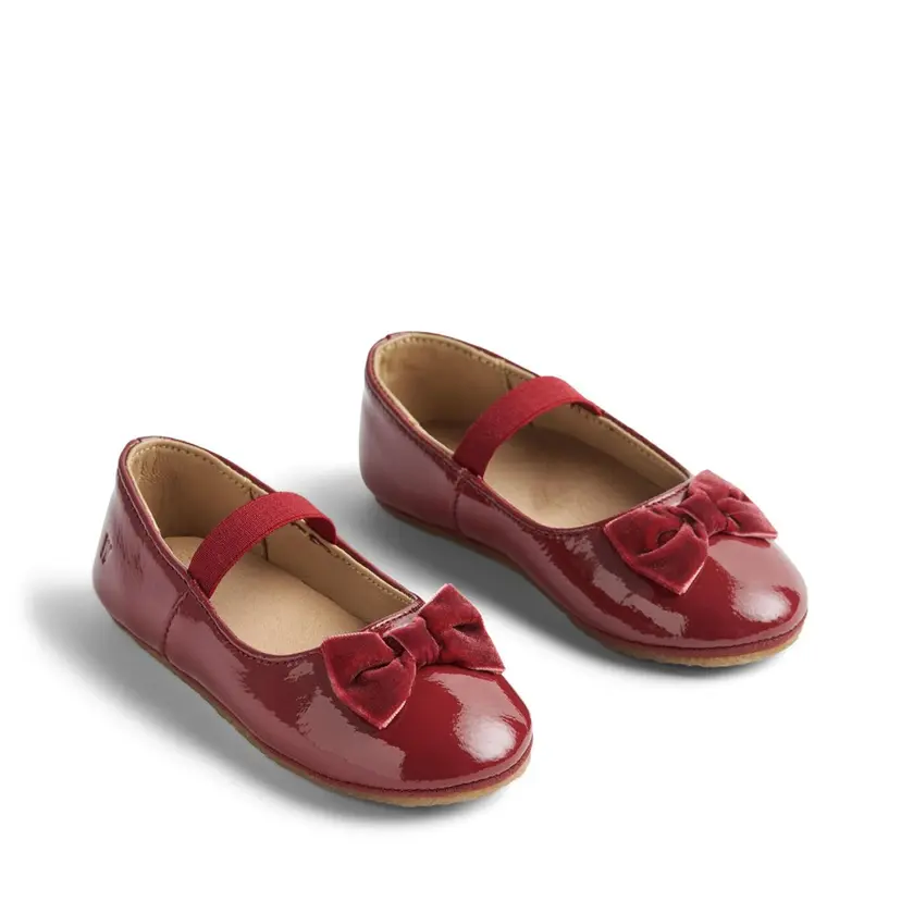 Wheat Wheat, Ballerina Rosen, cherry red