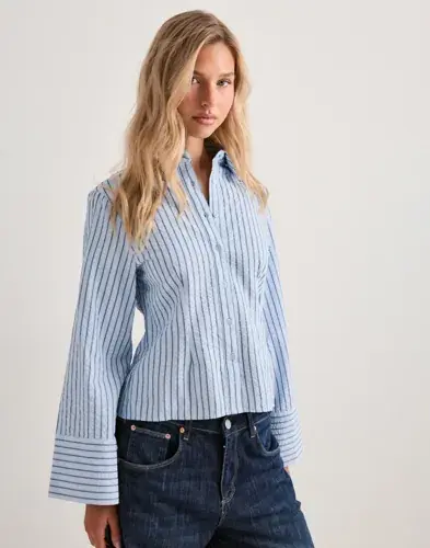 Neo Noir Neo Noir - Blå - Rosa Striped Crepe Shirt