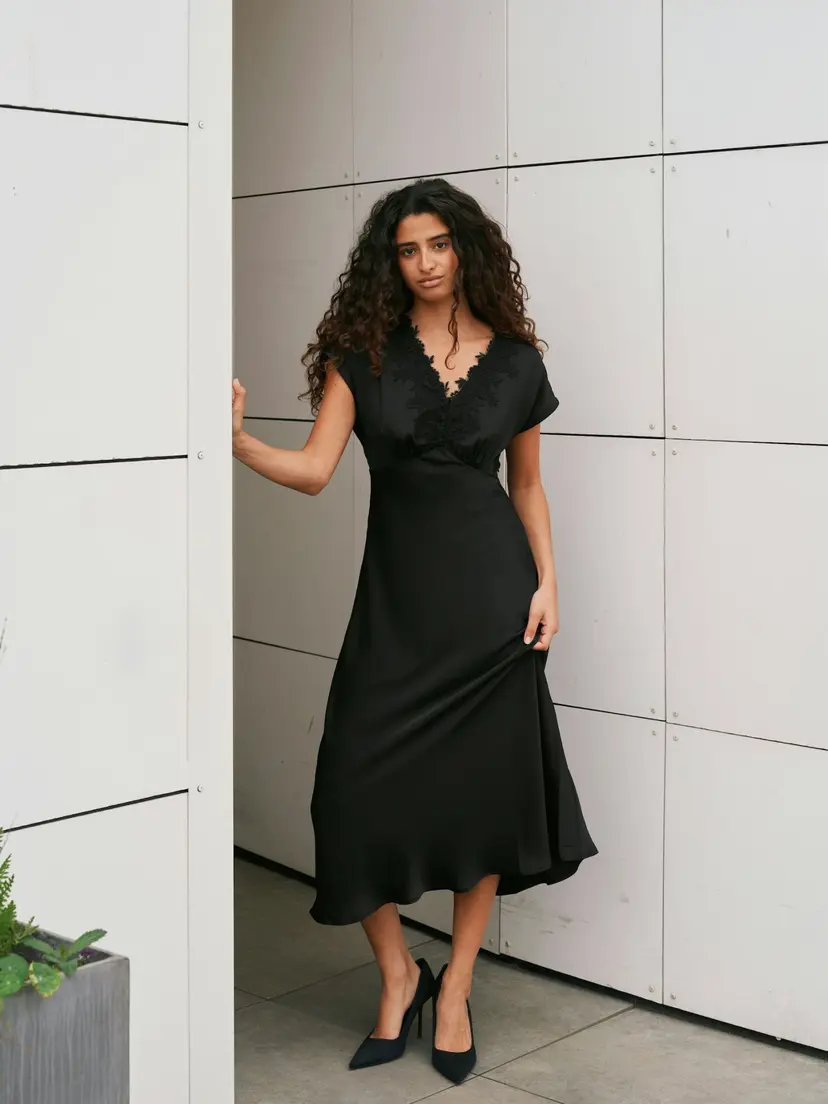 Neo Noir Clarita Drapy Sateen Dress Black - L