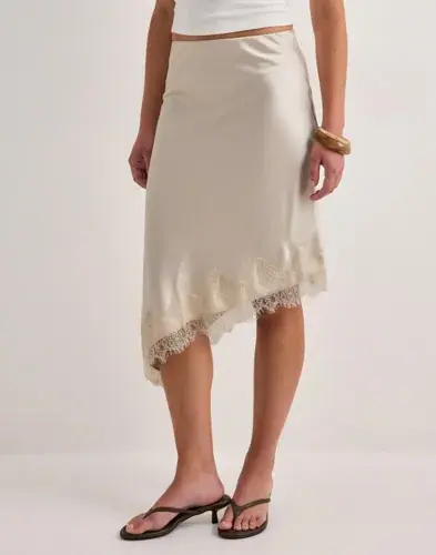 ONLY Only - Beige - Onlfaraya Satin Lace Skirt Wvn