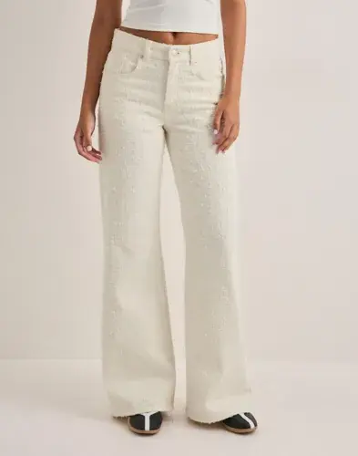 Nelly Nelly - Hvit - Loose Flare Textured Jeans