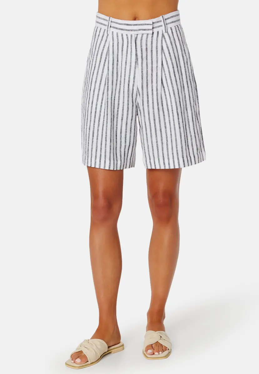 Bubbleroom CC linen striped shorts