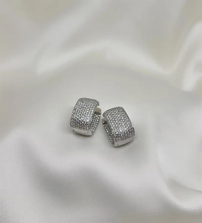 Aiyanna Viola Earring