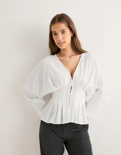 Nelly Nelly - Hvit - Button Pleat Blouse