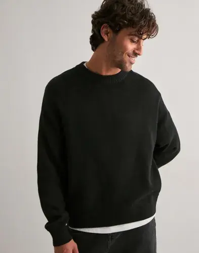 Que Sera Sera Que Sera Sera Bobby Boxy Knit Strikkegensere Svart
