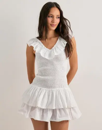 Nelly Nelly - Hvit - Smock Flounce Dress